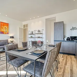  Appartamento Superbe 3 Pièces Refait à Neuf Classé 4 étoiles Avec Ascenseur Et Balcon à Pied De La Plage Et Du Palais Des Festivals